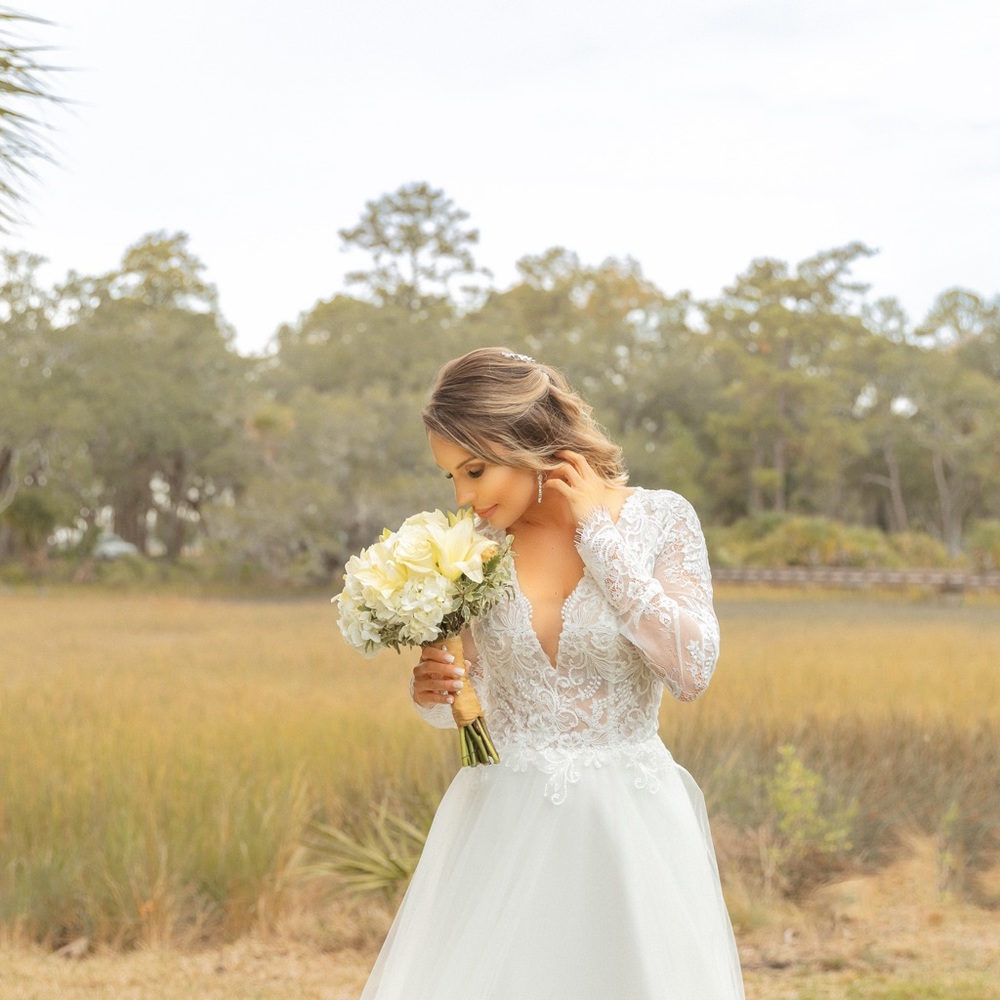 Lace Wedding dress, vail and head piece
